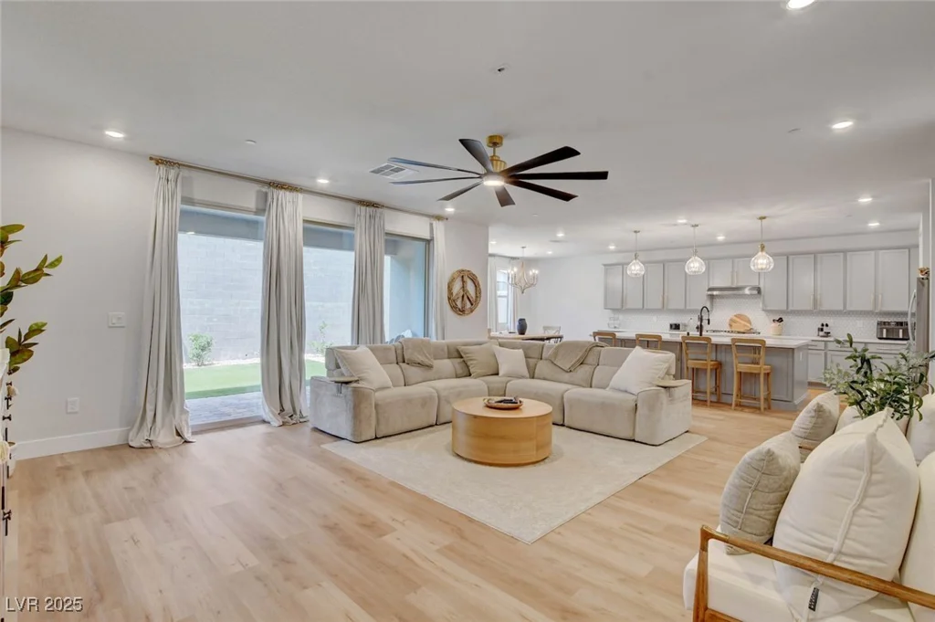 9423 Cruz, Las Vegas, NV 89143