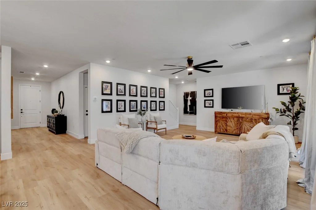 9423 Cruz, Las Vegas, NV 89143