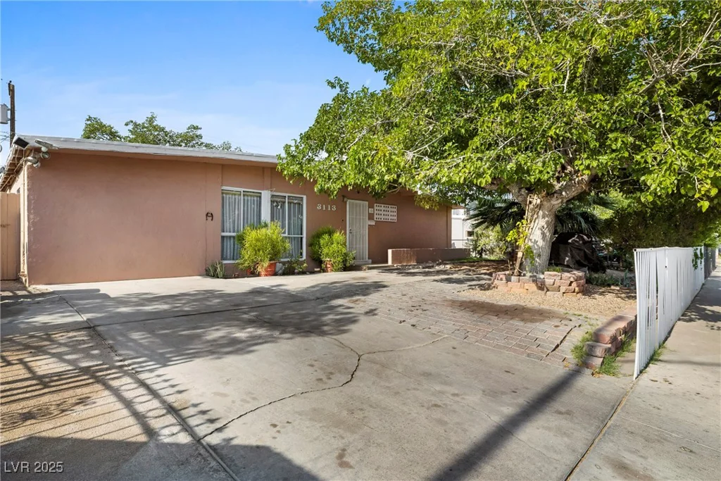 3113 Theresa, Las Vegas, NV 89101