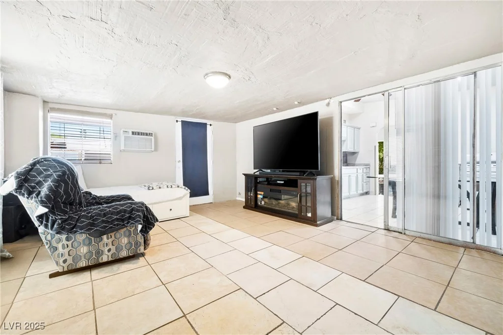 3113 Theresa, Las Vegas, NV 89101