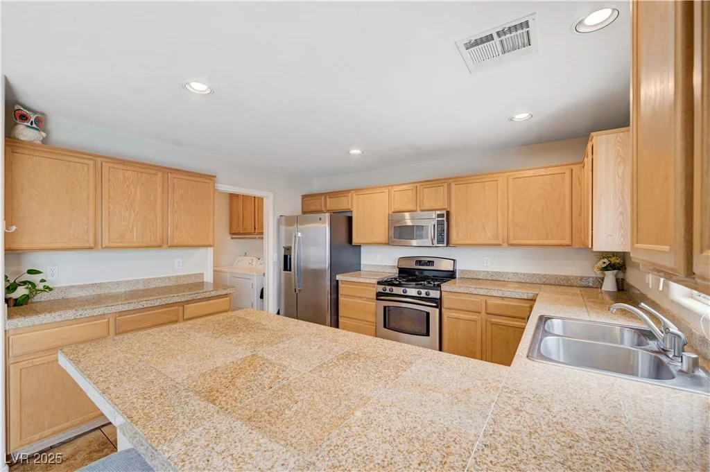 6223 Legend Falls, North Las Vegas, NV 89081