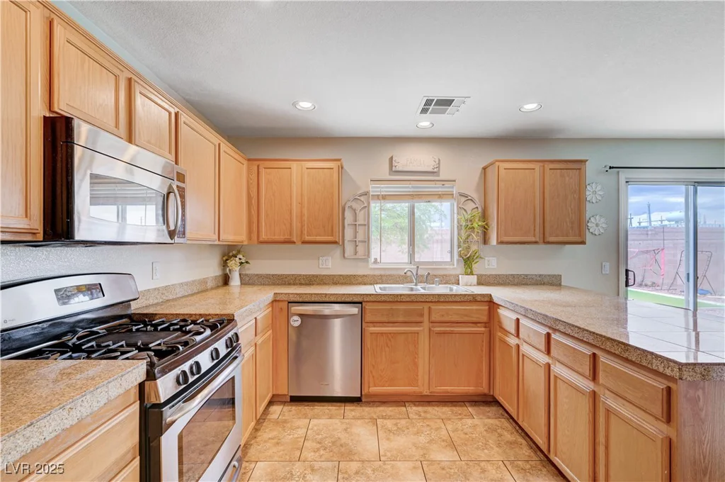 6223 Legend Falls, North Las Vegas, NV 89081