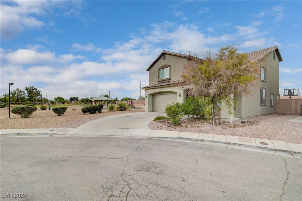 6223 Legend Falls, North Las Vegas, NV 89081