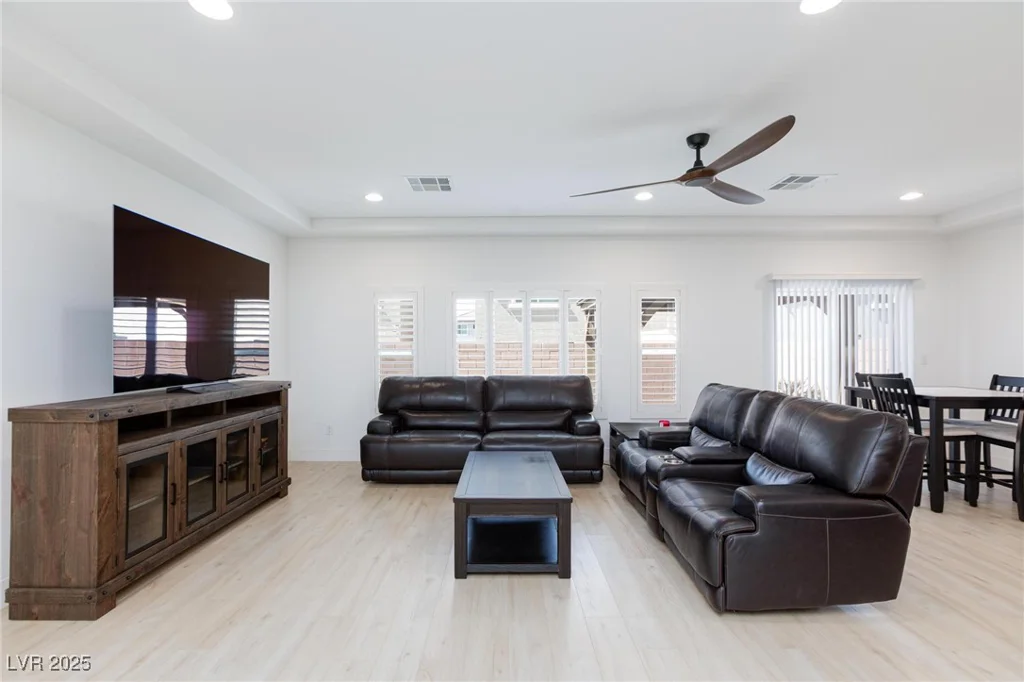 5384 Knitmore, Las Vegas, NV 89139