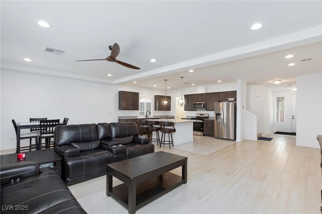 5384 Knitmore, Las Vegas, NV 89139