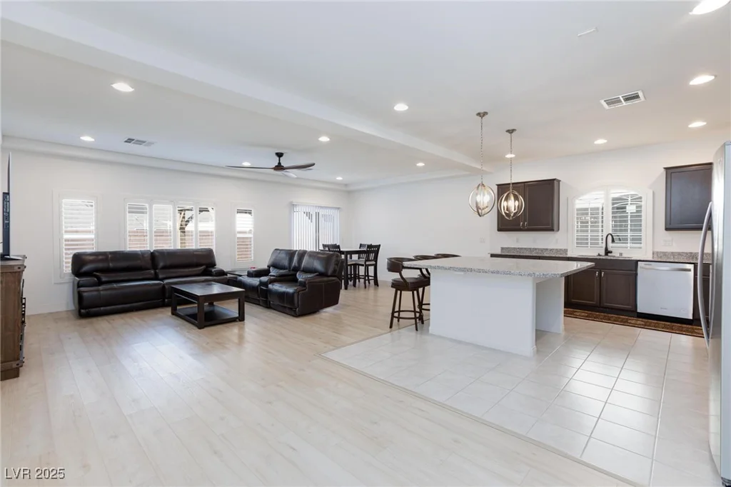 5384 Knitmore, Las Vegas, NV 89139