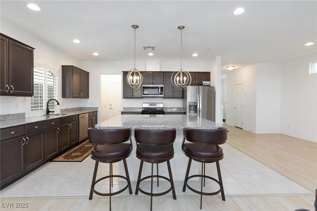 5384 Knitmore, Las Vegas, NV 89139