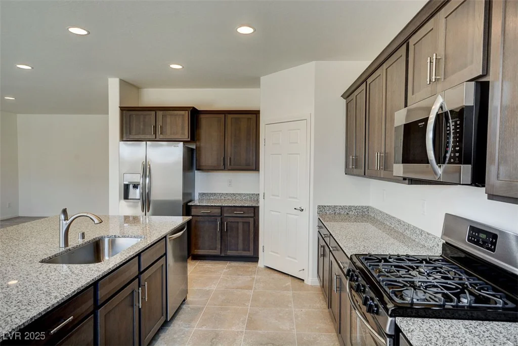 5852 Fox Hair, North Las Vegas, NV 89081