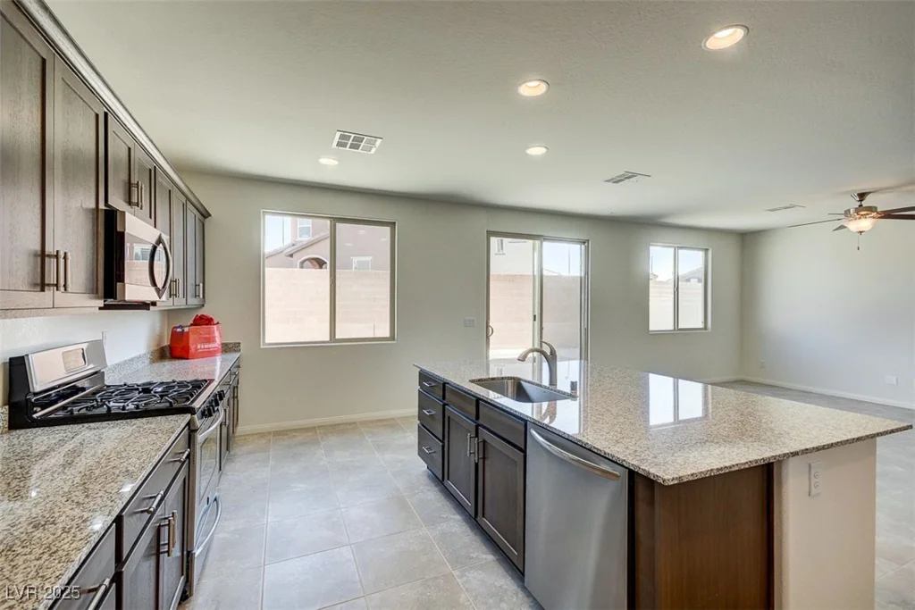 5852 Fox Hair, North Las Vegas, NV 89081