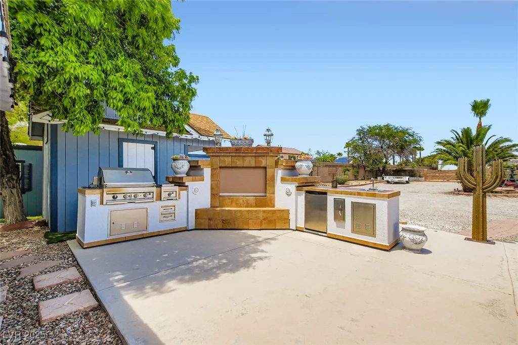 8640 Horse, Las Vegas, NV 89143