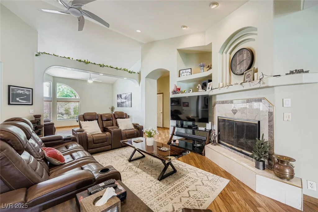 8640 Horse, Las Vegas, NV 89143