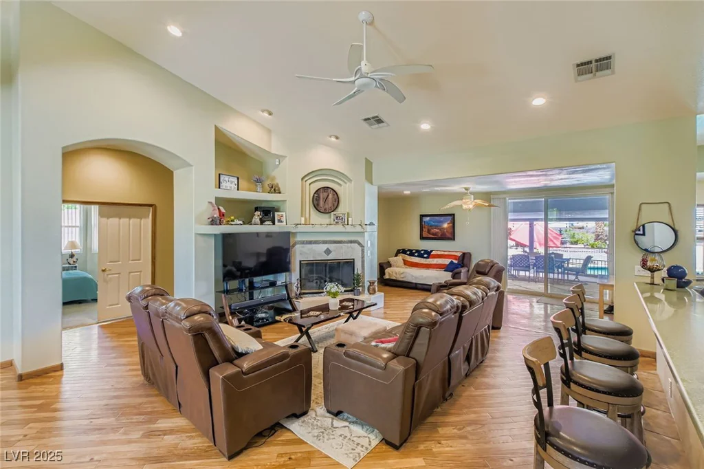 8640 Horse, Las Vegas, NV 89143