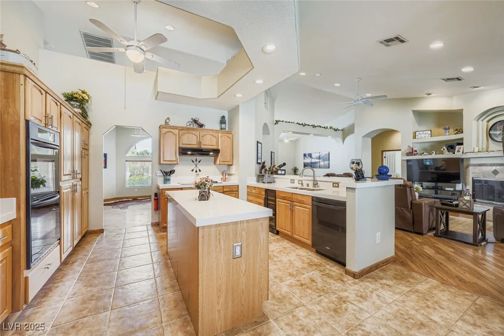 8640 Horse, Las Vegas, NV 89143