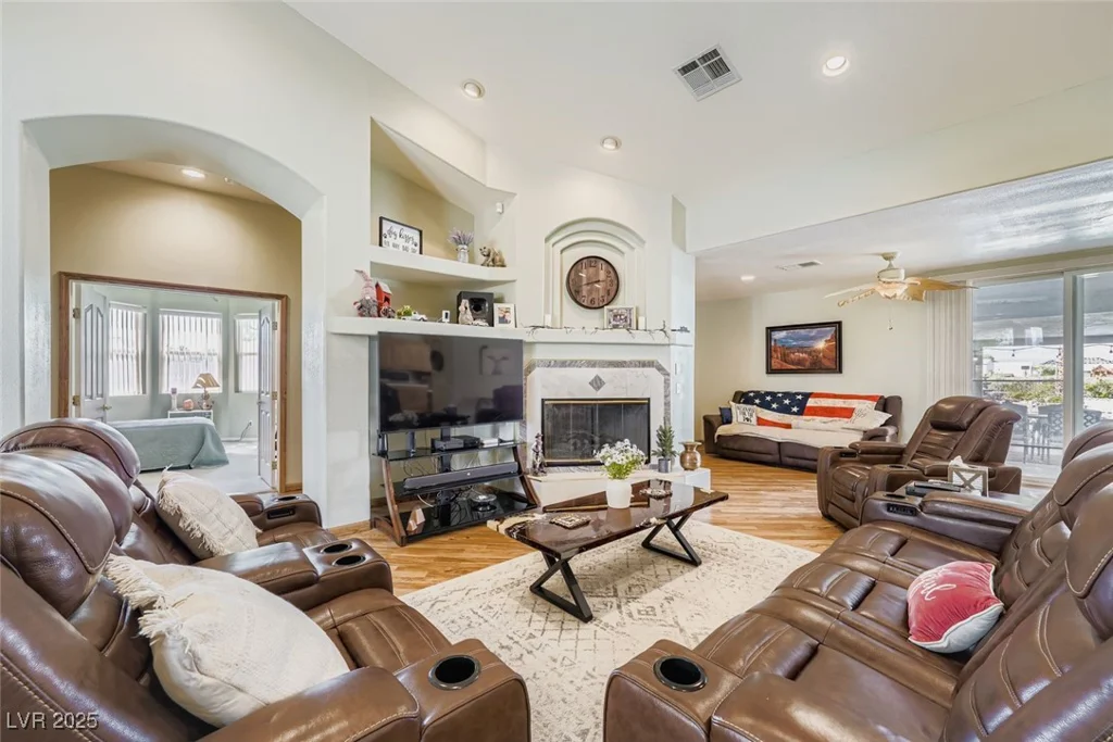 8640 Horse, Las Vegas, NV 89143