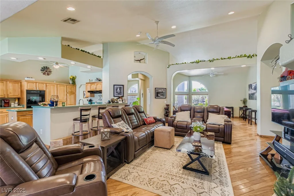8640 Horse, Las Vegas, NV 89143