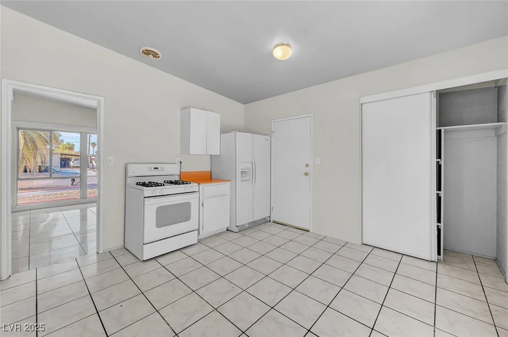 1597 Capistrano, Las Vegas, NV 89169