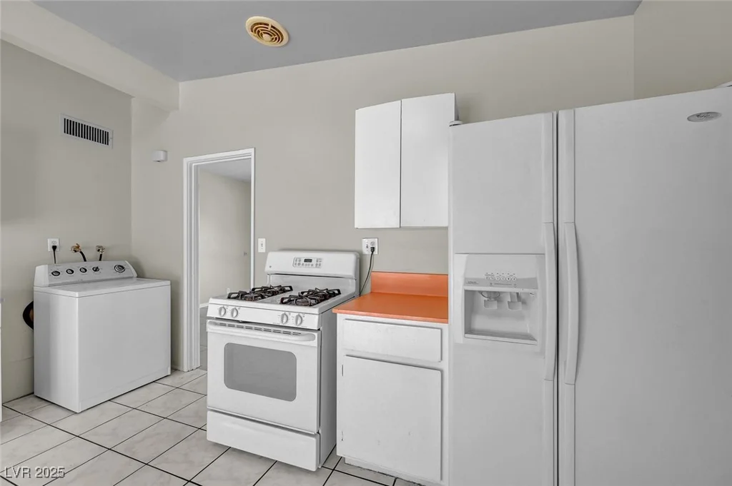 1597 Capistrano, Las Vegas, NV 89169