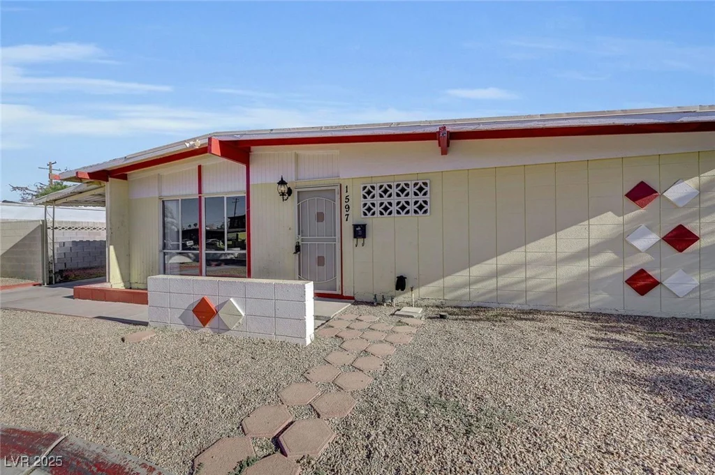 1597 Capistrano, Las Vegas, NV 89169