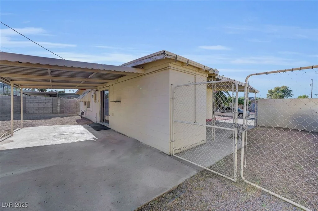 1597 Capistrano, Las Vegas, NV 89169