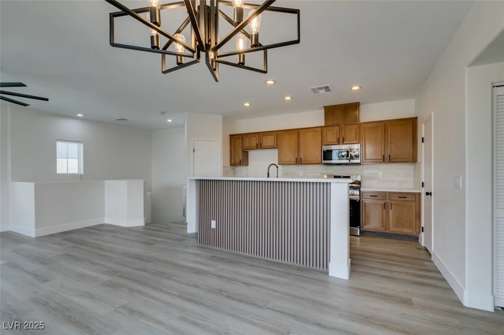 6158 Calm Breeze, Las Vegas, NV 89108