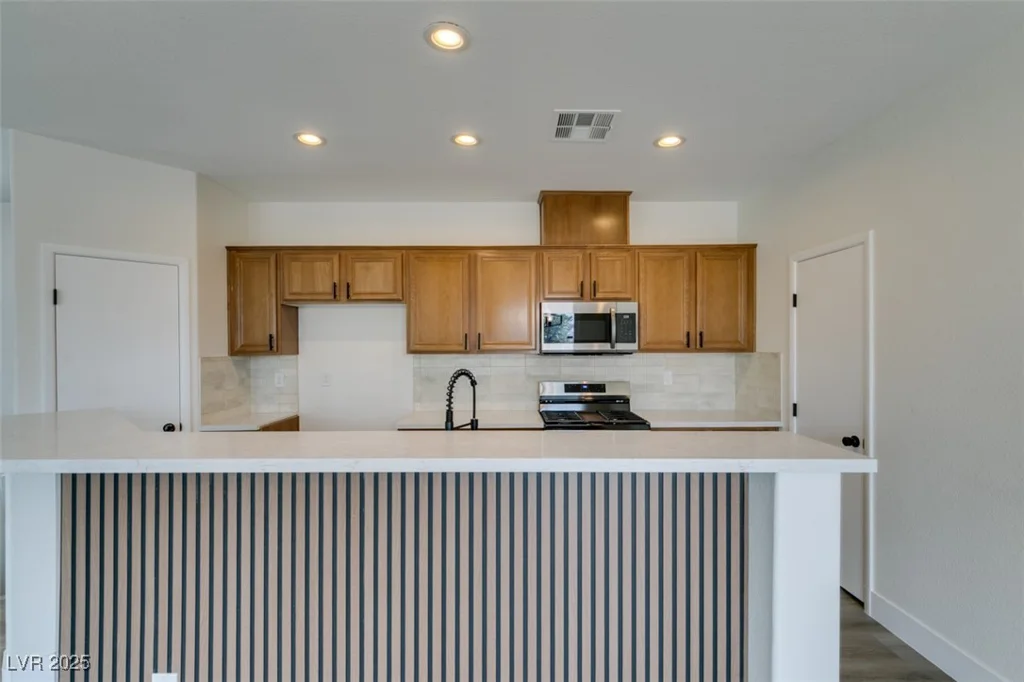 6158 Calm Breeze, Las Vegas, NV 89108