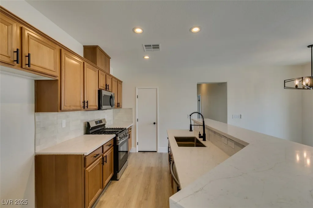 6158 Calm Breeze, Las Vegas, NV 89108