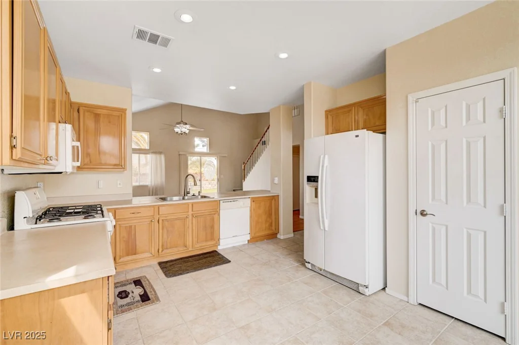 6670 Montezuma Castle, North Las Vegas, NV 89084