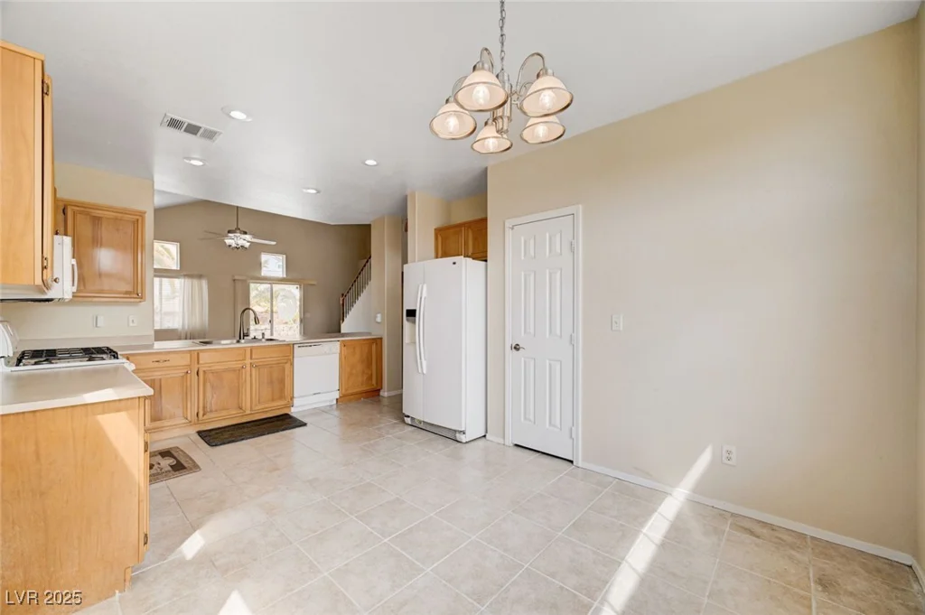 6670 Montezuma Castle, North Las Vegas, NV 89084