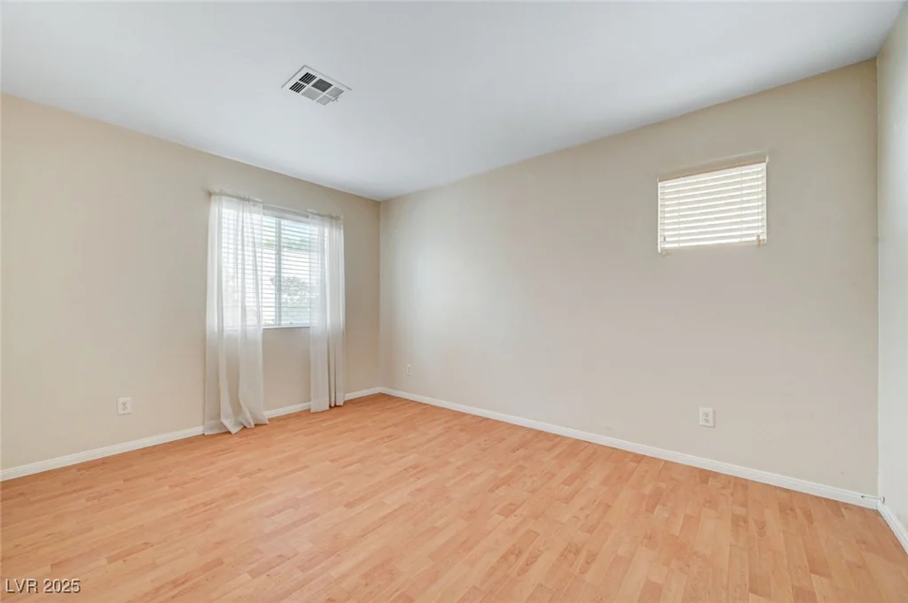 6670 Montezuma Castle, North Las Vegas, NV 89084