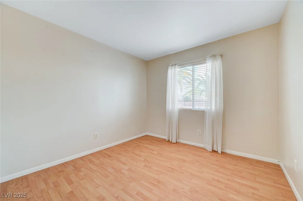 6670 Montezuma Castle, North Las Vegas, NV 89084