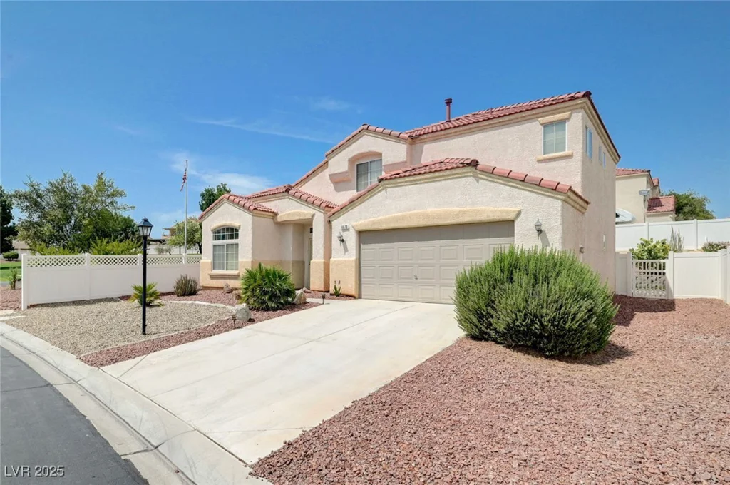 6670 Montezuma Castle, North Las Vegas, NV 89084