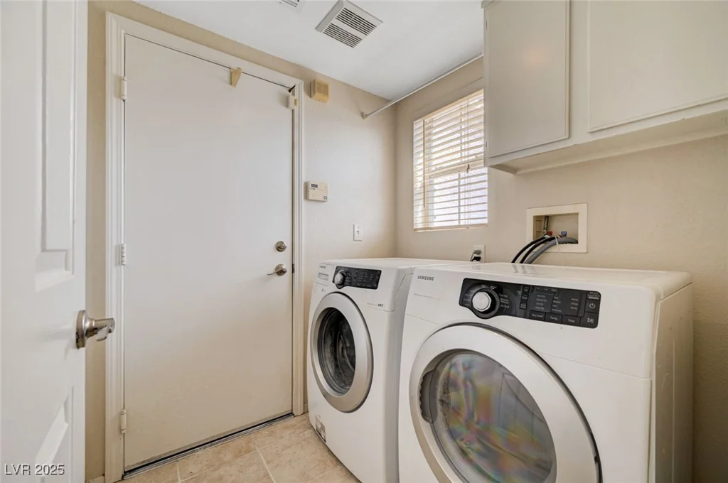 6670 Montezuma Castle, North Las Vegas, NV 89084
