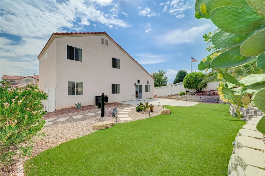 6670 Montezuma Castle, North Las Vegas, NV 89084