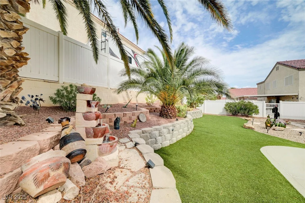 6670 Montezuma Castle, North Las Vegas, NV 89084