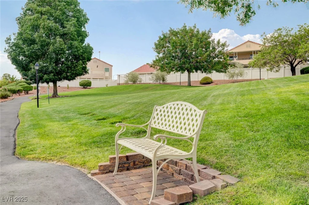 6670 Montezuma Castle, North Las Vegas, NV 89084
