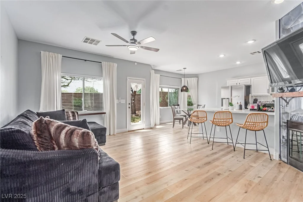 8355 Gardena Hills, Las Vegas, NV 89178