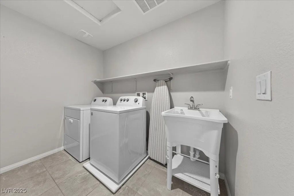 7726 Candle Rock, North Las Vegas, NV 89084