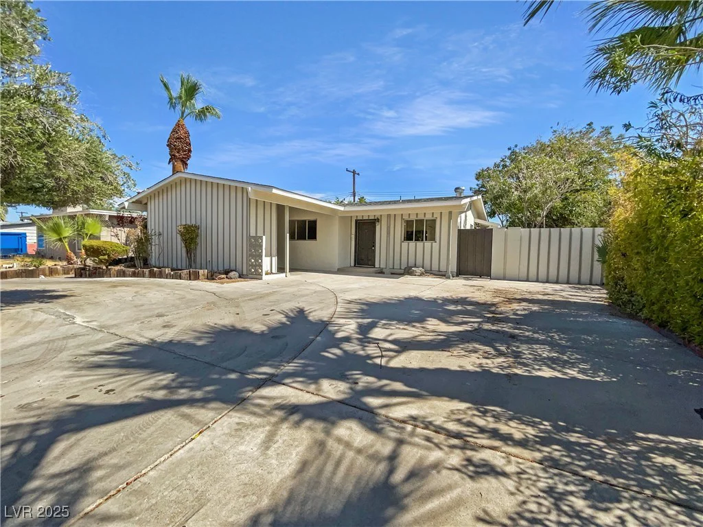 4201 Las Lomas, Las Vegas, NV 89102
