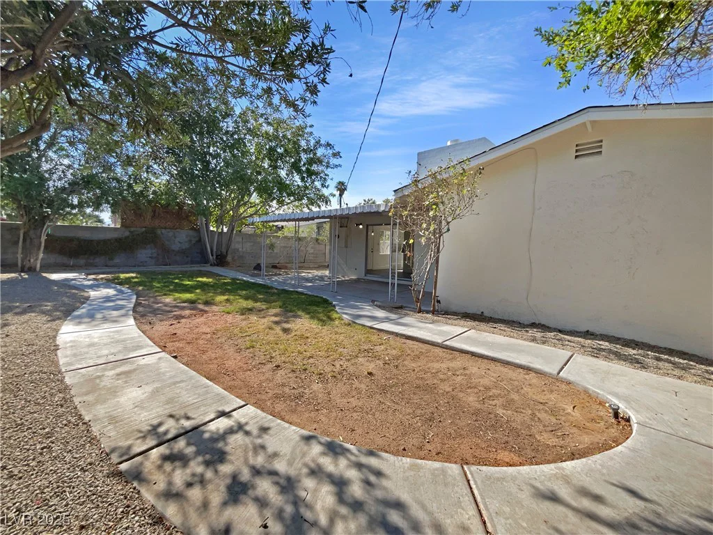4201 Las Lomas, Las Vegas, NV 89102