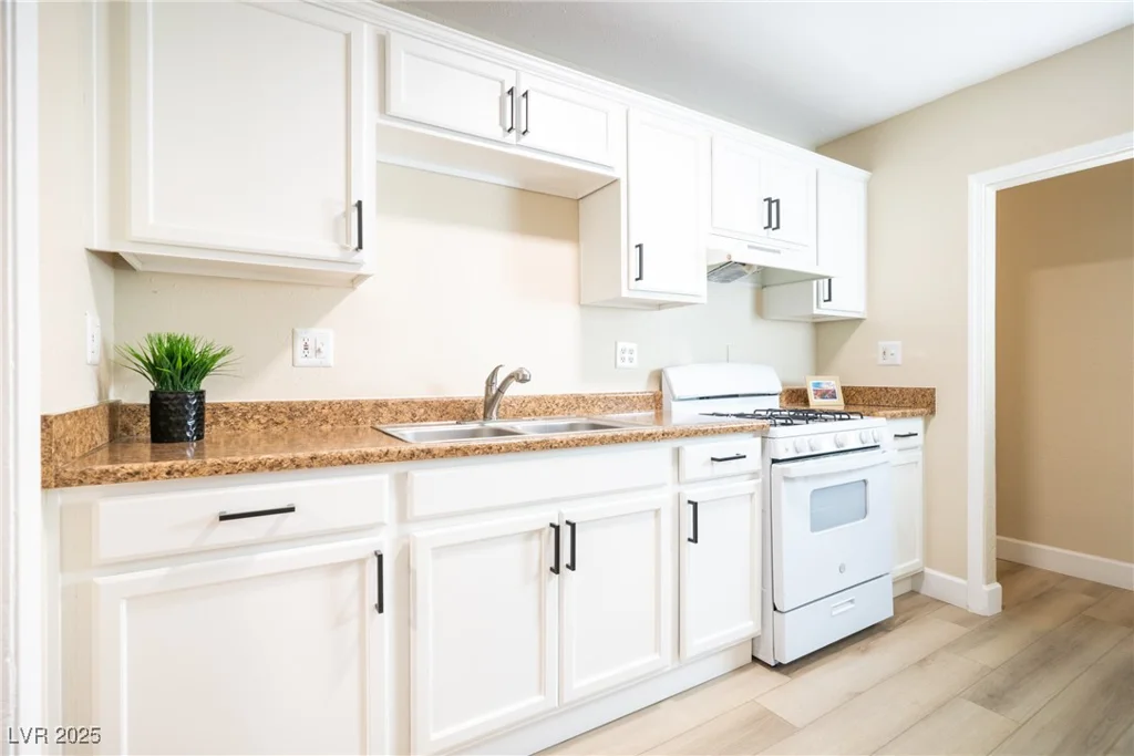 211 Nebraska, Henderson, NV 89015