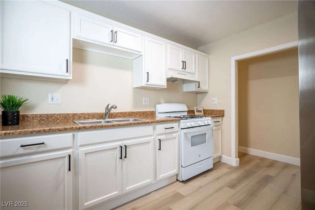 211 Nebraska, Henderson, NV 89015
