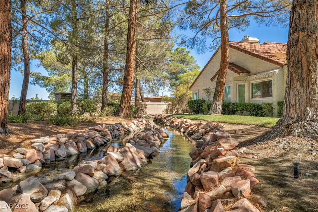 6954 Emerald Springs, Las Vegas, NV 89113