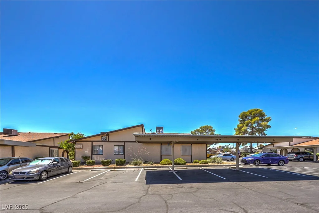5829 Smoke Ranch, Las Vegas, NV 89108