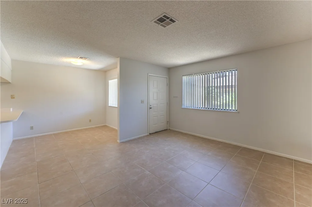 5829 Smoke Ranch, Las Vegas, NV 89108