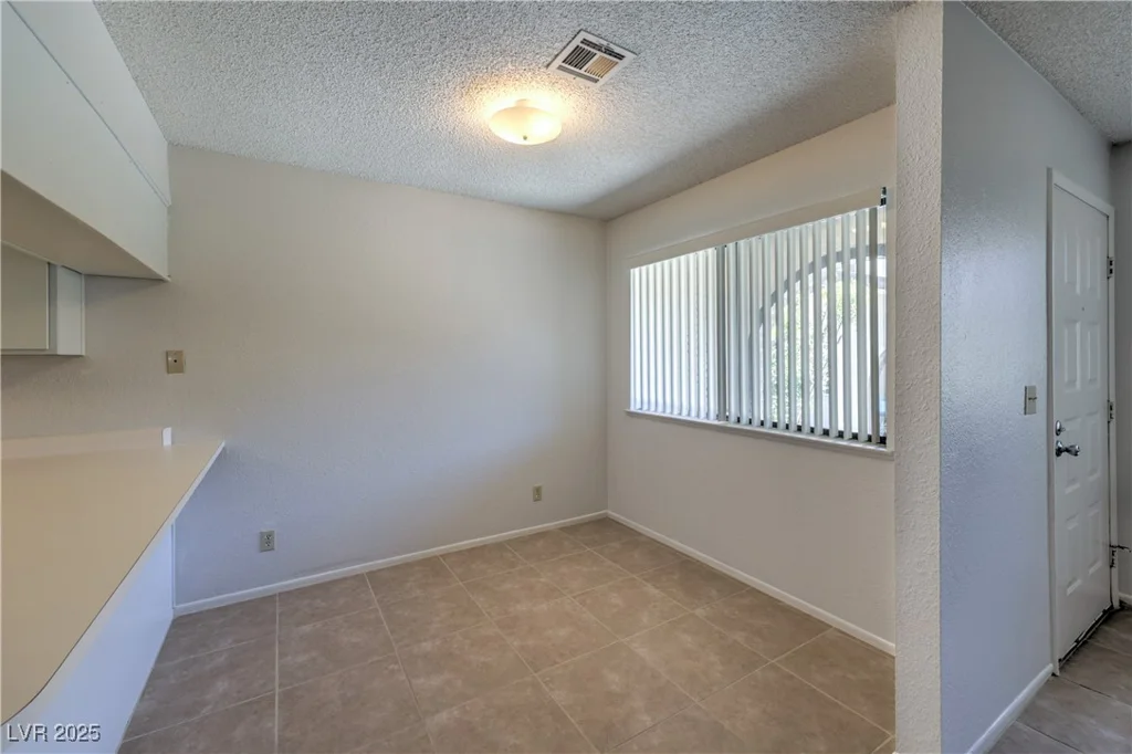 5829 Smoke Ranch, Las Vegas, NV 89108