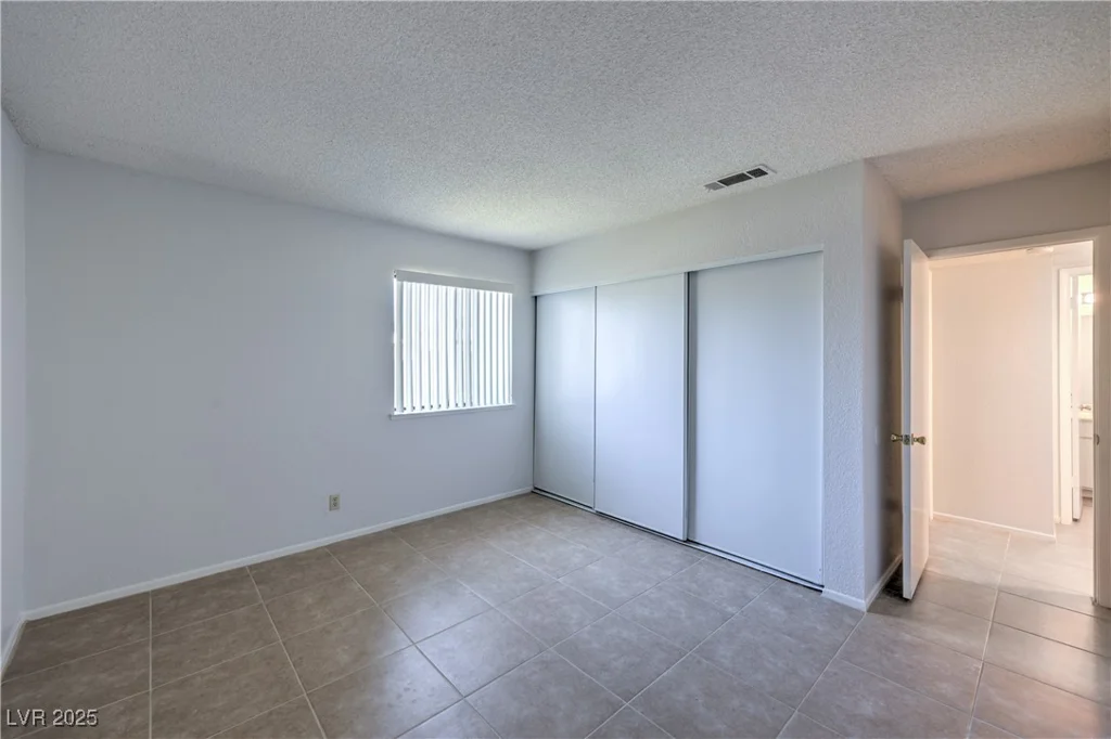 5829 Smoke Ranch, Las Vegas, NV 89108