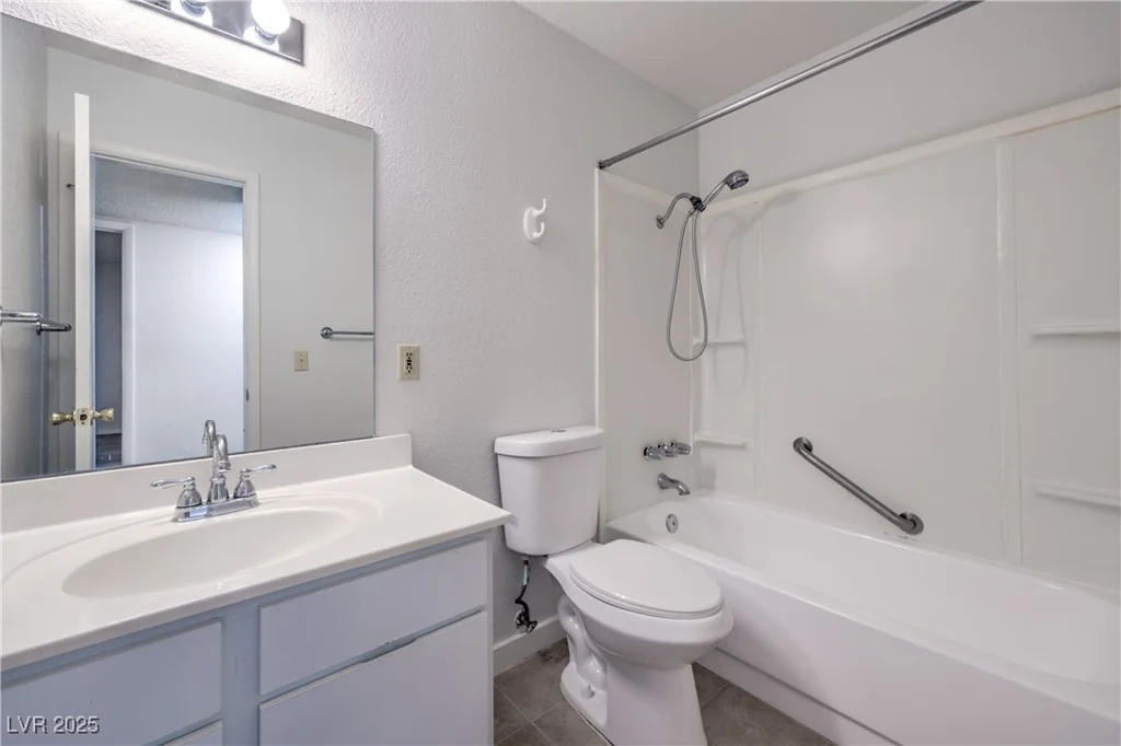 5829 Smoke Ranch, Las Vegas, NV 89108