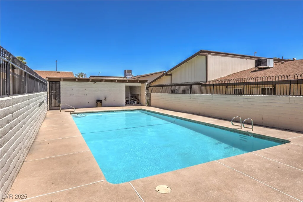 5829 Smoke Ranch, Las Vegas, NV 89108