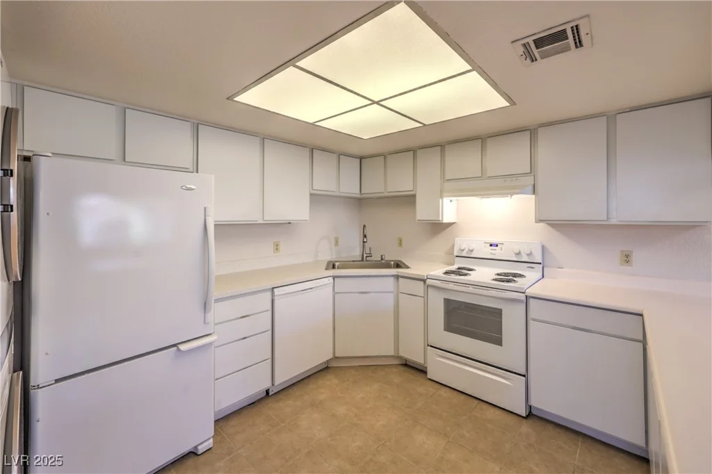 5829 Smoke Ranch, Las Vegas, NV 89108