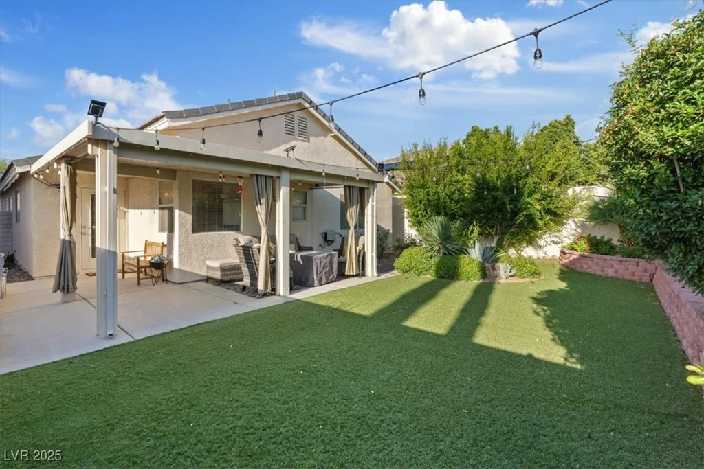 8840 Ackerman, Las Vegas, NV 89143